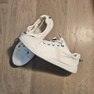 Vionic Beach Stinson White Canvas Sneakers Size 10 — Green Eyelets, Rainbow Stit